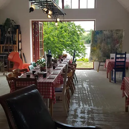 Pa Toppen - Cafe Og Herberg - For Cykel Og Vandrefolk