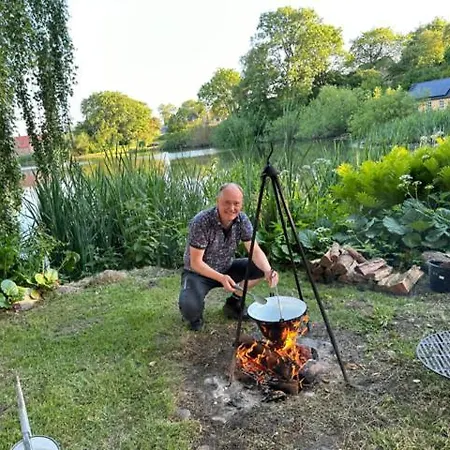 Pa Toppen - Cafe Og Herberg - For Cykel Og Vandrefolk Knebel