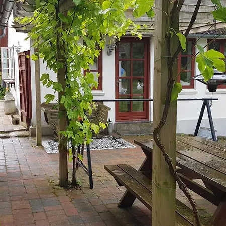 Pa Toppen - Cafe Og Herberg - For Cykel Og Vandrefolk 호스텔