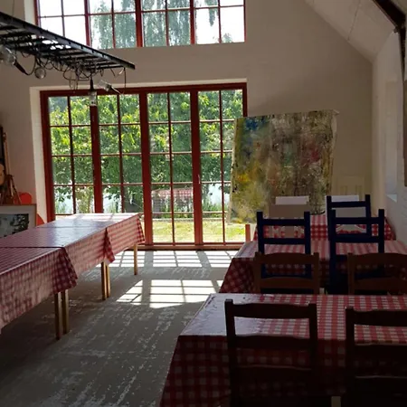 Pa Toppen - Cafe Og Herberg - For Cykel Og Vandrefolk *